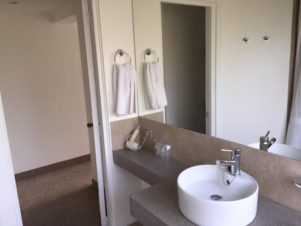 Hotel Acacias De Vitacura Сантяго Екстериор снимка