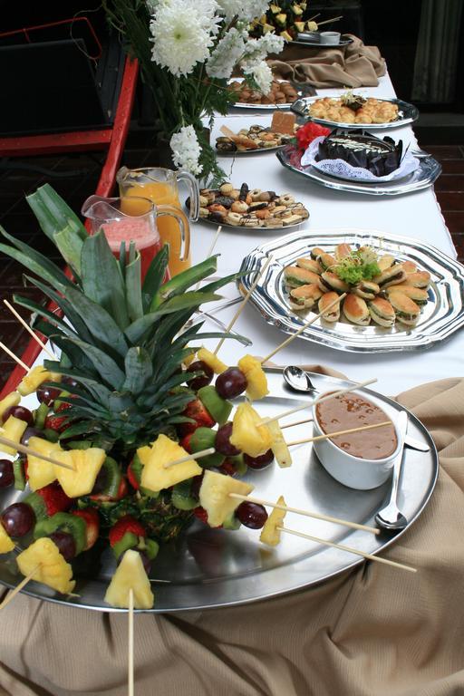 Hotel Acacias De Vitacura Сантяго Екстериор снимка